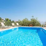 Vasillis Villa